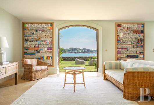 À Arradon, dans le golfe du Morbihan, une île privée de douze hectares et ses deux maisons - photo  n°11